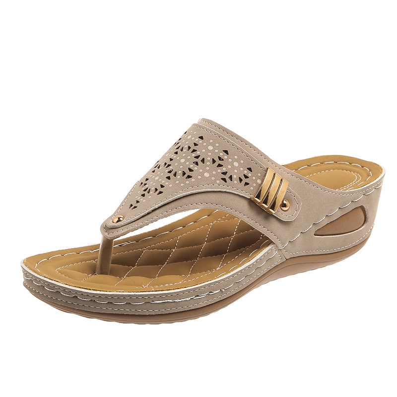 Wholesale Casual Wedge Women's Flip-flops Breathable All-match Lightweight Slippers in stock